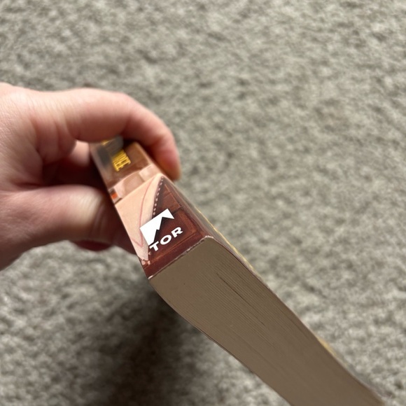 Legends & Lattes Travis Baldree NYT Bestseller Paperback - Picture 9 of 9